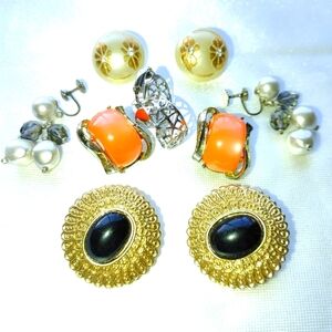 Classic Vintage Clip-on earrings